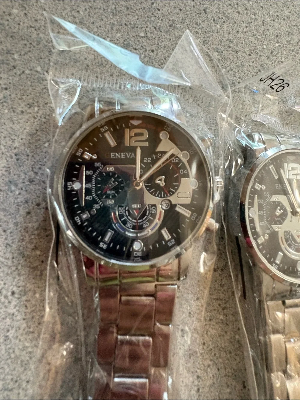 New-ENEVA stunning, classic unique Men's Silver Band Watch with Black Dial